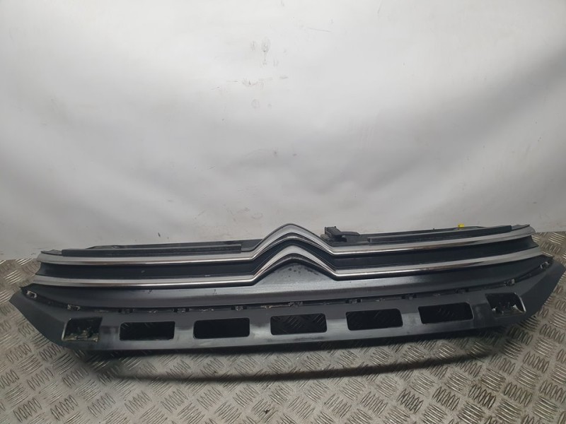 Recambio de rejilla delantera para citroën c3 feel referencia OEM IAM SIN REF  