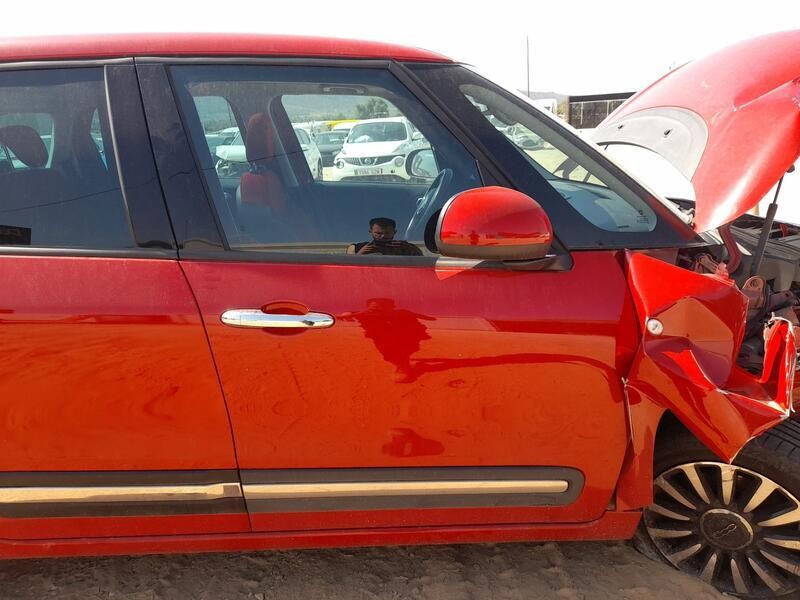 Recambio de puerta delantera derecha para fiat 500l (351_, 352_) 1.4 (199lyb1b) referencia OEM IAM 51883216 ROZADA 
