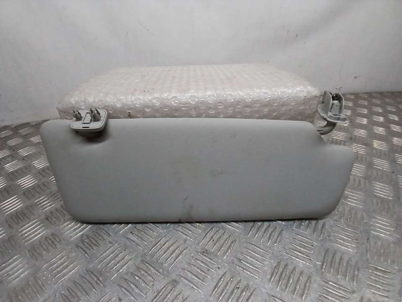 Recambio de parasol izquierdo para audi a3 sportback (8va) ambiente referencia OEM IAM 8V0857551EC  POCO SUCIO