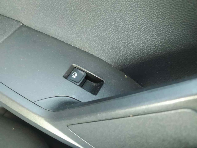 Recambio de mando elevalunas trasero izquierdo para seat arona style edition referencia OEM IAM 5G0959855P  