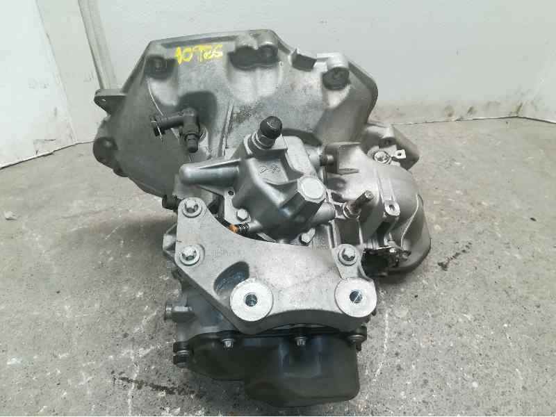 Recambio de caja cambios para opel corsa d selective referencia OEM IAM 2UW429 B11051733 5 VELOCIDADES