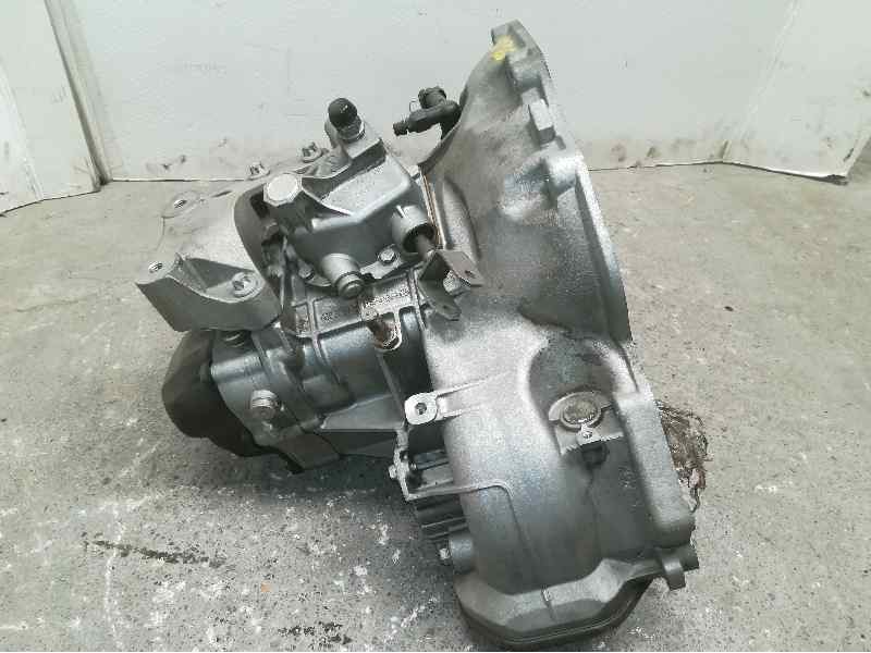 Recambio de caja cambios para opel corsa d selective referencia OEM IAM 2UW429 B11051733 5 VELOCIDADES