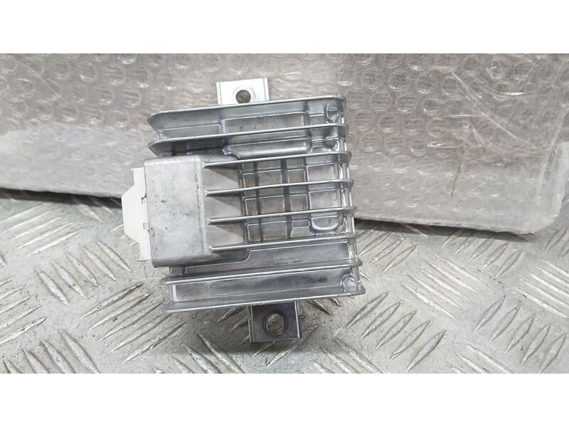 Recambio de modulo electronico para mercedes-benz clase c (w206) c 300 de (206.208) referencia OEM IAM A2949004900 HARMAN A22390