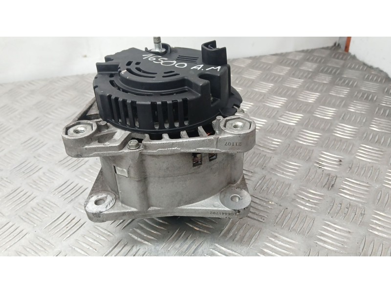 Recambio de alternador para renault trafic ii furgoneta (fl) 1.9 dci 80 (fl0b) referencia OEM IAM 8200590255 LGK 441792