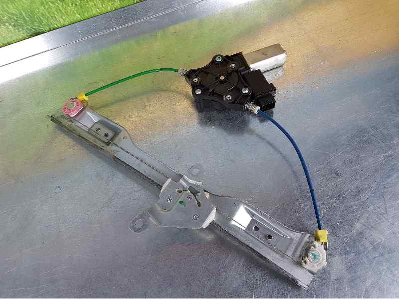 Recambio de elevalunas delantero derecho para opel corsa d selective referencia OEM IAM  6 PINS ELECTRICO
