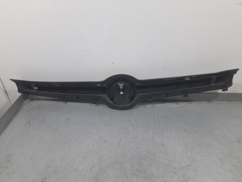 Recambio de rejilla delantera para fiat panda (312_, 319_) 1.0 mild hybrid (312.pyd1b) referencia OEM IAM 735520656  