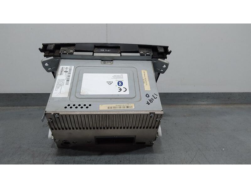 Recambio de sistema audio / radio para ssangyong xlv crystal 4x2 referencia OEM IAM 8911035000  