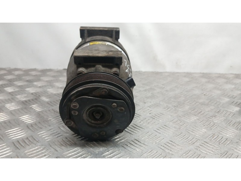 Recambio de compresor aire acondicionado para renault trafic ii furgoneta (fl) 1.9 dci 80 (fl0b) referencia OEM IAM 7700105765  