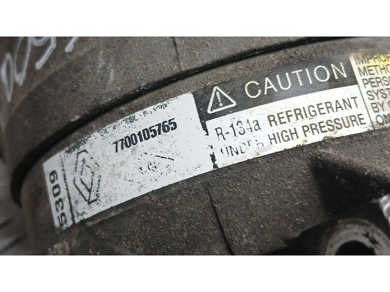 Recambio de compresor aire acondicionado para renault trafic ii furgoneta (fl) 1.9 dci 80 (fl0b) referencia OEM IAM 7700105765  