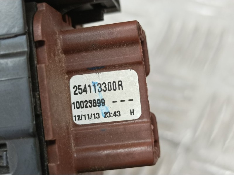 Recambio de mando elevalunas delantero izquierdo para renault captur life referencia OEM IAM 254113300R 254118722R 