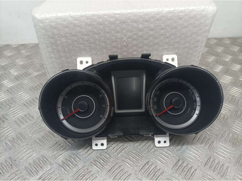 Recambio de cuadro instrumentos para ssangyong tivoli line 4x2 referencia OEM IAM 8022035260  