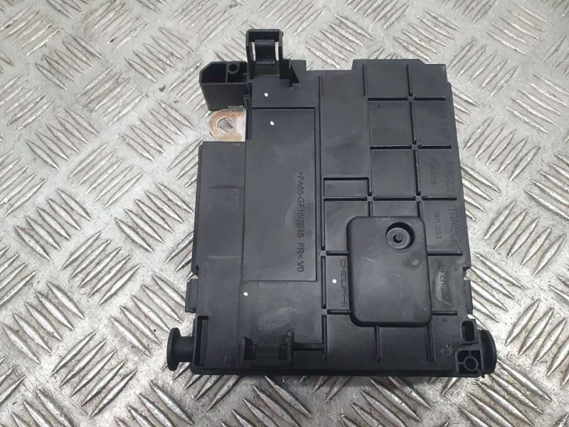 Recambio de caja reles / fusibles para peugeot 3008 gt line referencia OEM IAM 9813136780  