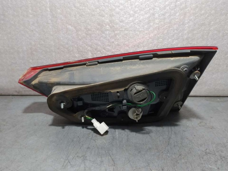Recambio de piloto trasero izquierdo para hyundai ix20 gls style referencia OEM IAM 924031K0  INTERIOR