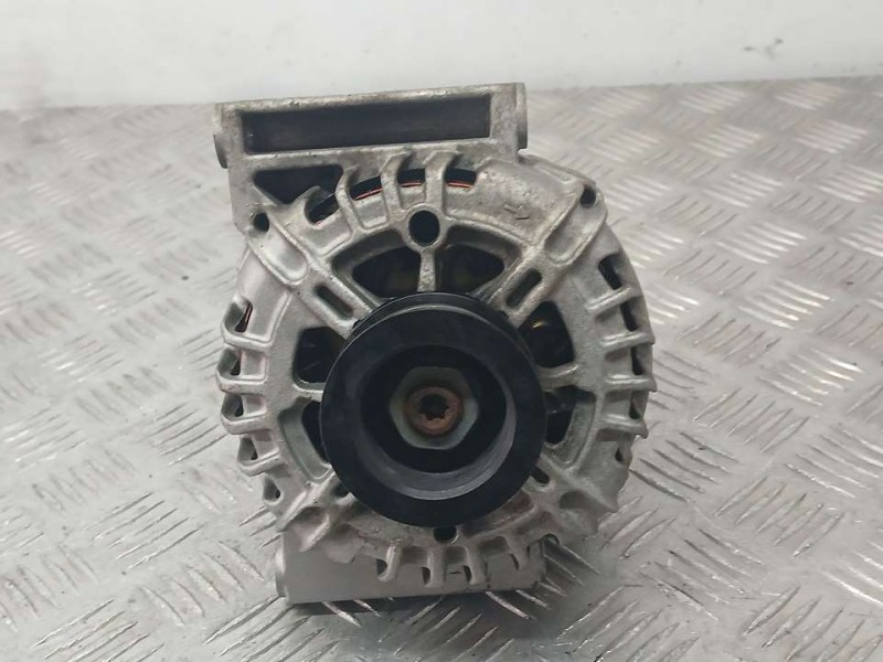 Recambio de alternador para opel zafira tourer excellence referencia OEM IAM 13586366 2618063A VALEO