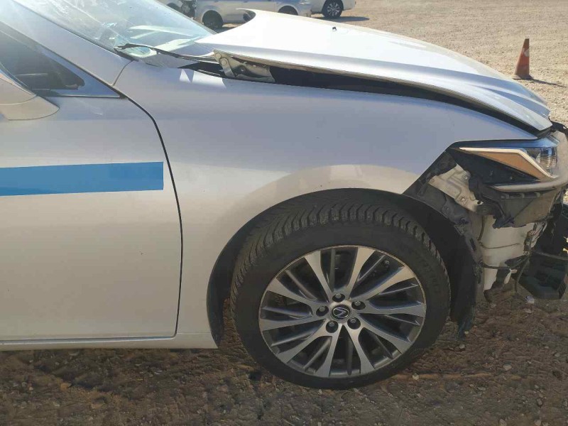 Recambio de aleta delantera derecha para lexus es 300h referencia OEM IAM 5380133230  