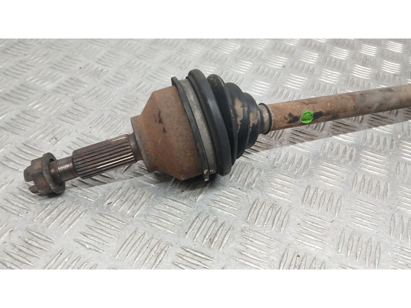 Recambio de transmision delantera izquierda para renault trafic ii furgoneta (fl) 1.9 dci 80 (fl0b) referencia OEM IAM 771113518