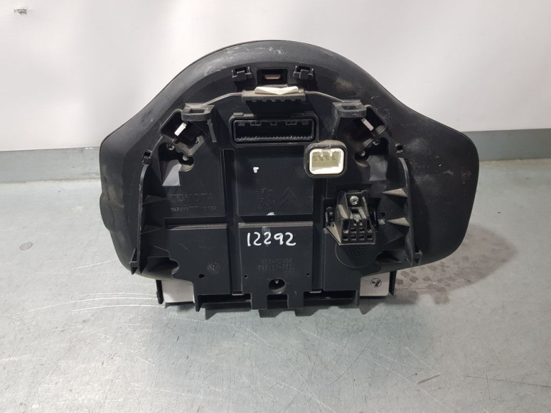 Recambio de cuadro instrumentos para peugeot 108 active referencia OEM IAM   SIN REFERENCIA