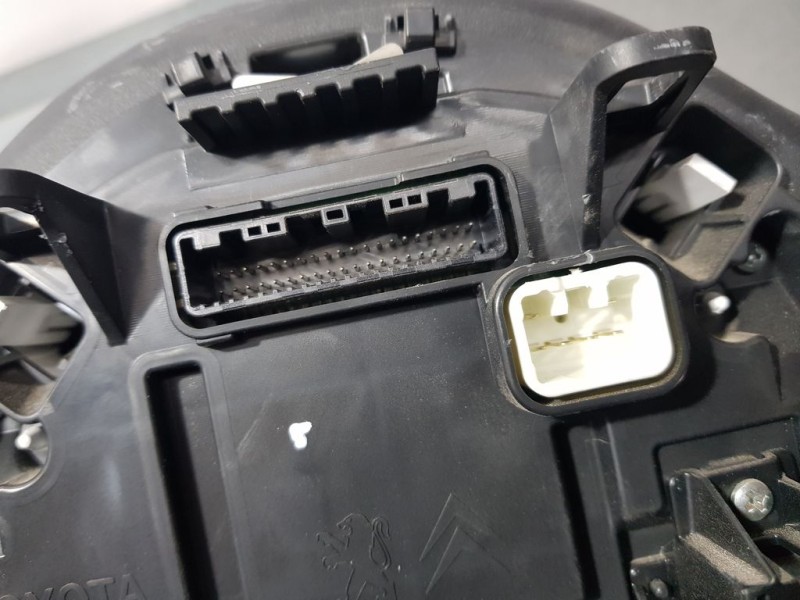 Recambio de cuadro instrumentos para peugeot 108 active referencia OEM IAM   SIN REFERENCIA