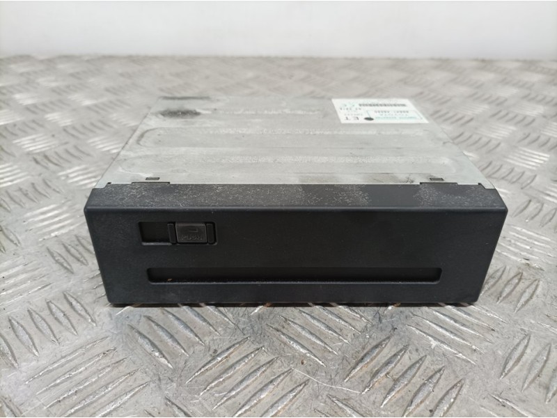 Recambio de sistema navegacion gps para lexus rx 400h referencia OEM IAM 8684148060 EKCB011808 AISIN