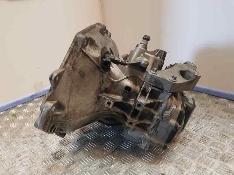 Recambio de caja cambios para opel corsa d enjoy referencia OEM IAM R90400206 643958655 5VELOCIDADES