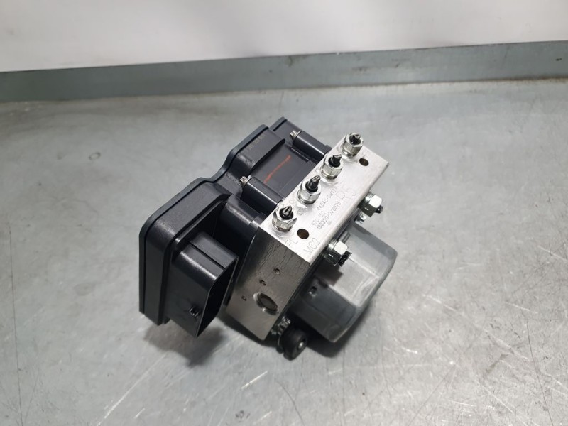 Recambio de abs para peugeot 108 active referencia OEM IAM 445400H130 970152 BOSCH