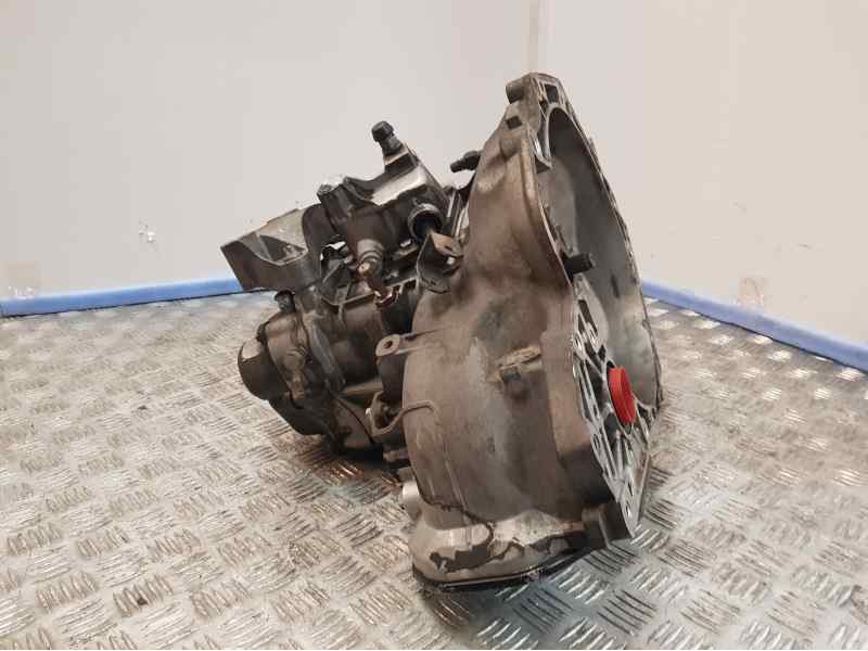 Recambio de caja cambios para opel corsa d enjoy referencia OEM IAM R90400206 643958655 5VELOCIDADES