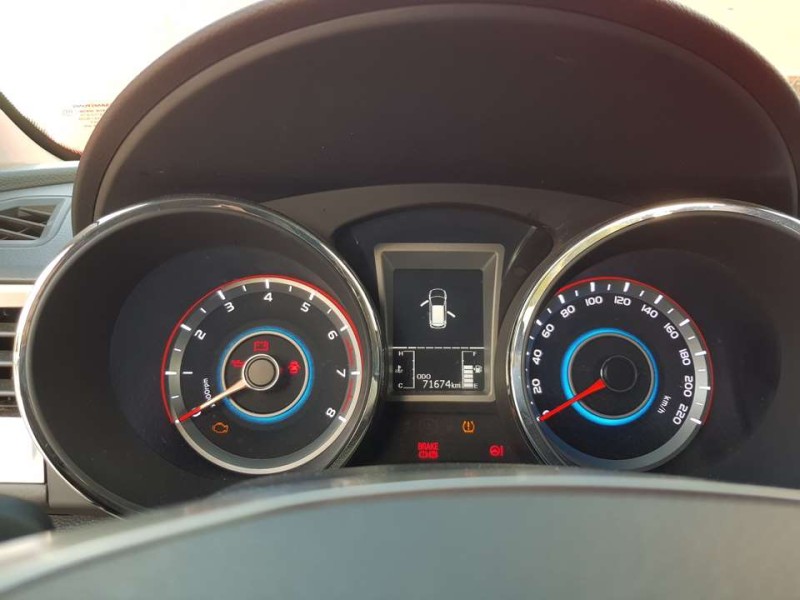 Recambio de cuadro instrumentos para ssangyong tivoli line 4x2 referencia OEM IAM 8022035260  