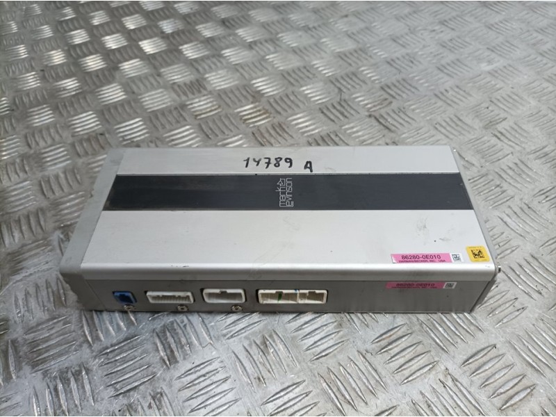 Recambio de amplificador radio para lexus rx 400h referencia OEM IAM 862800E010  HARMAN BECKER