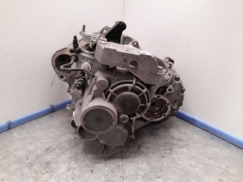 Recambio de caja cambios para audi a3 sportback (8p) 2.0 tdi ambiente referencia OEM IAM KXX 19059P02 6VELOCIDADES