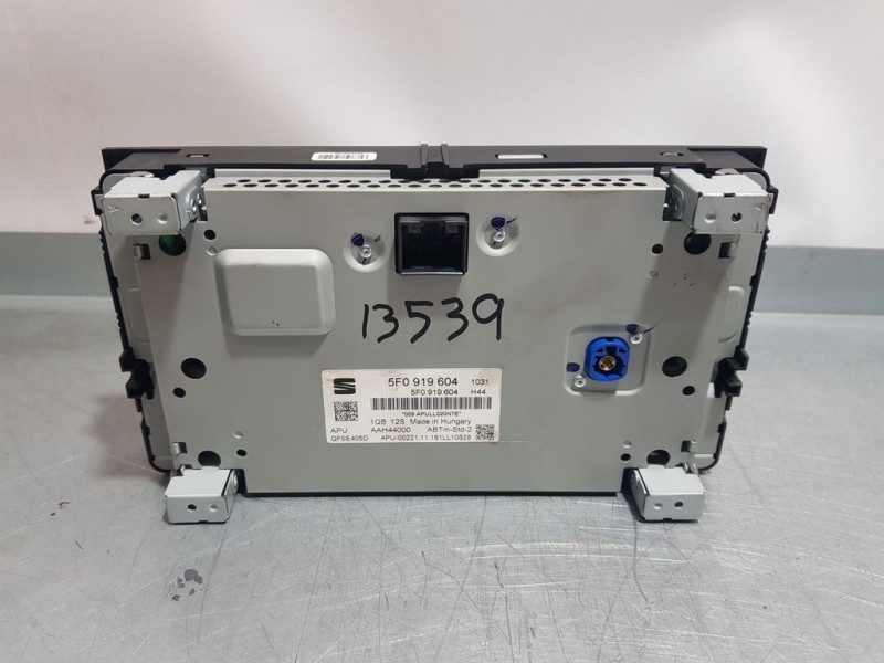 Recambio de pantalla multifuncion para seat ibiza sc (6p5) fr referencia OEM IAM 5F0919604  