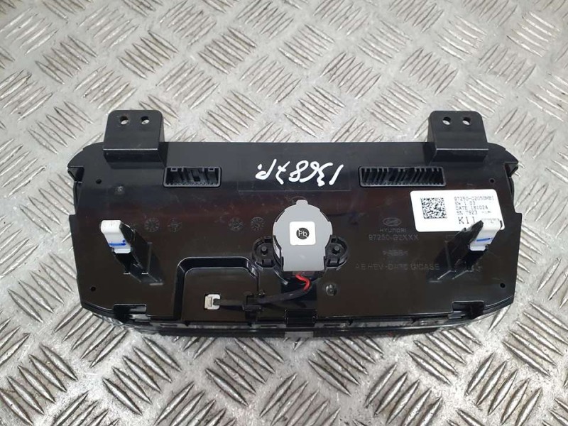 Recambio de mando climatizador para hyundai ioniq hybrid referencia OEM IAM 97250G2050MBI 97250G2XXX 