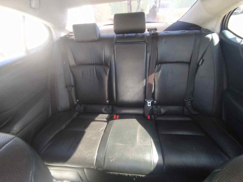 Recambio de asientos traseros para lexus es 300h referencia OEM IAM   CUERO