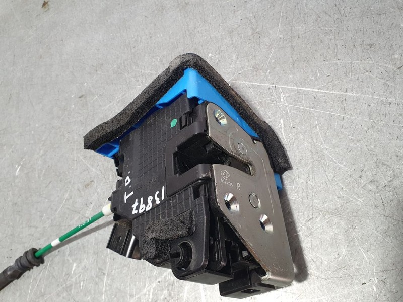 Recambio de cerradura puerta trasera derecha para hyundai i30 (gd) classic referencia OEM IAM 81420A6000KJY  ELECTRICA 4 PINS