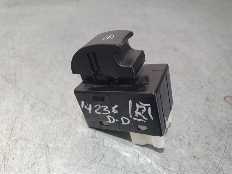 Recambio de mando elevalunas delantero derecho para renault koleos dynamique referencia OEM IAM 25411JY00B  