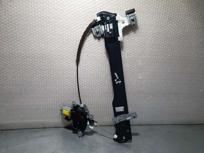 Recambio de elevalunas delantero derecho para ssangyong tivoli line 4x2 referencia OEM IAM 7232135000  ELECTRICO 2 PINES