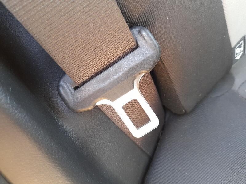 Recambio de cinturon seguridad trasero derecho para toyota yaris (_p13_) 1.5 (nsp131_) referencia OEM IAM 733600D201C2  