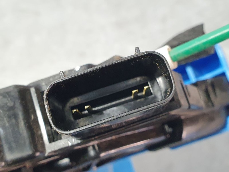 Recambio de cerradura puerta trasera izquierda para hyundai i30 (gd) classic referencia OEM IAM 81410A6000KJZ  ELECTRICA 4 PINS