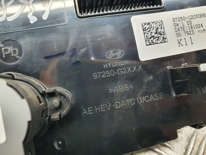 Recambio de mando climatizador para hyundai ioniq hybrid referencia OEM IAM 97250G2050MBI 97250G2XXX 