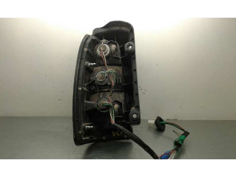 Recambio de piloto trasero derecho para toyota hilux 4x4 referencia OEM IAM   