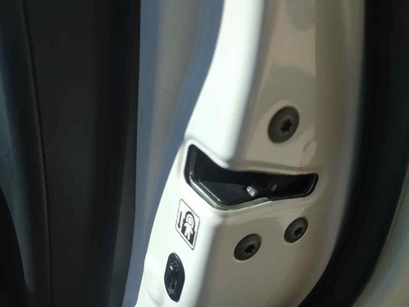 Recambio de cerradura puerta trasera derecha para lexus es 300h referencia OEM IAM 6965048080  