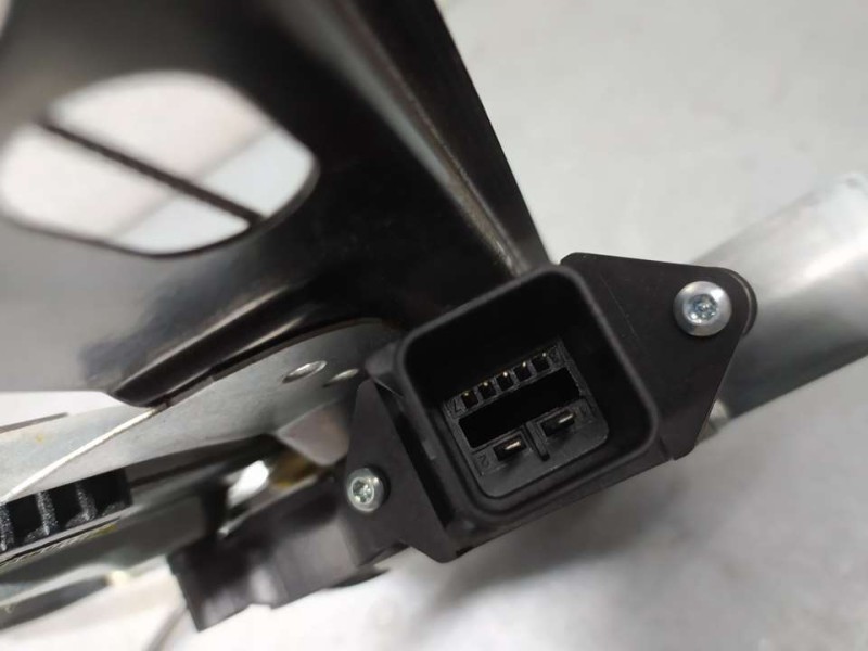 Recambio de elevalunas delantero derecho para opel zafira tourer excellence referencia OEM IAM 13260138 927206103 BROSE ELECTRIC