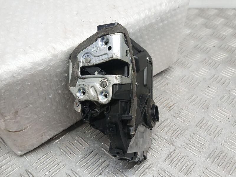 Recambio de cerradura puerta trasera izquierda para lexus es 300h referencia OEM IAM 6906048080 8B9021823-ELECTRICA 