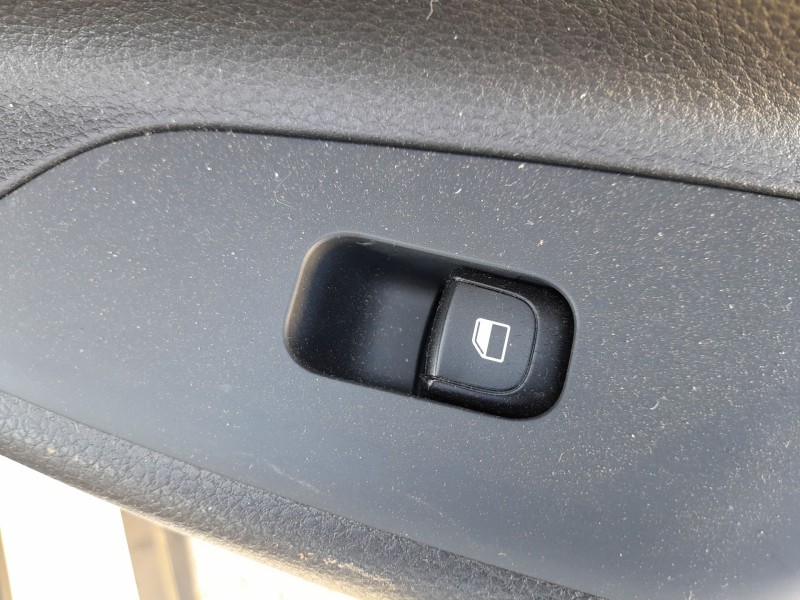 Recambio de mando elevalunas trasero derecho para kia stonic (yb) 1.0 t-gdi eco-dynamics+ referencia OEM IAM 93576H8000  