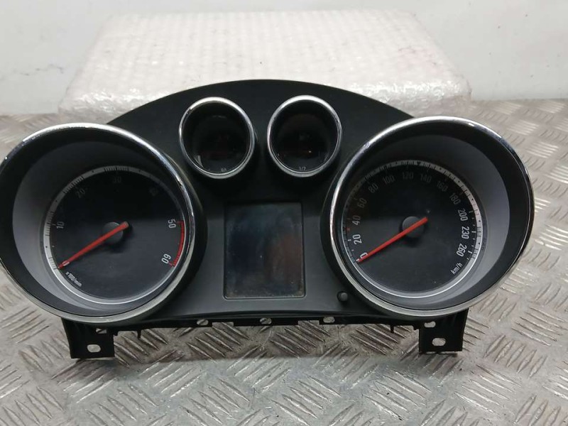 Recambio de cuadro instrumentos para opel insignia berlina cosmo referencia OEM IAM 13333353 A2C53383405 