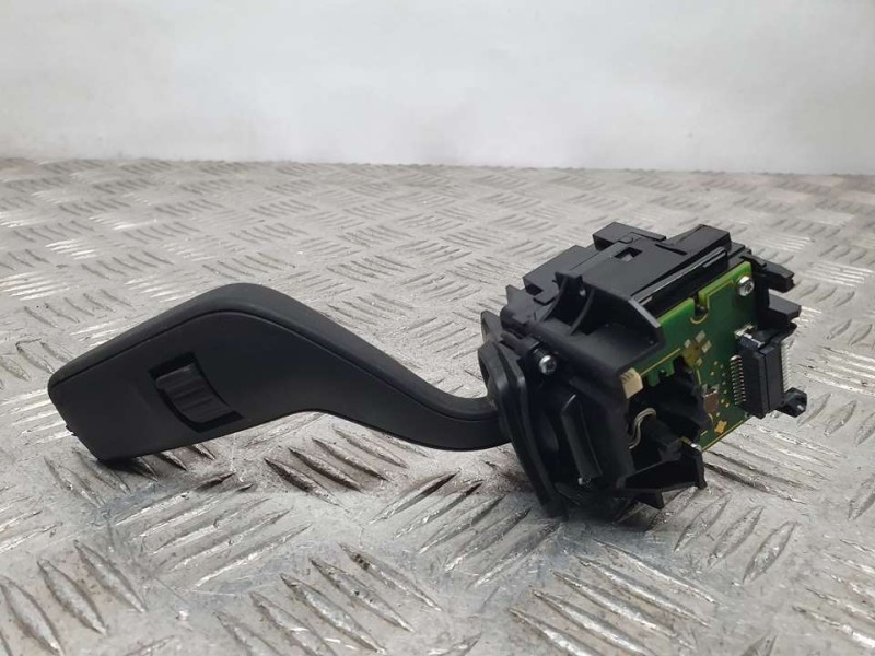 Recambio de mando limpia para ford puma hybrid titanium referencia OEM IAM GN1517A553AB  