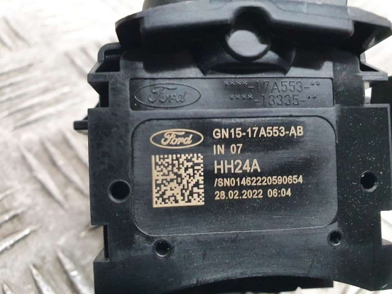 Recambio de mando limpia para ford puma hybrid titanium referencia OEM IAM GN1517A553AB  