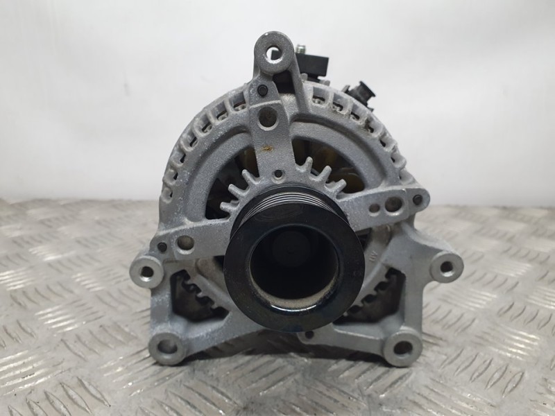 Recambio de alternador para bmw serie 1 lim. (f40) 118d referencia OEM IAM TN1042119870 8680374 DENSO