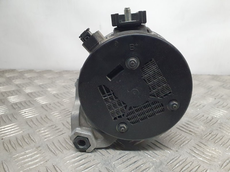 Recambio de alternador para bmw serie 1 lim. (f40) 118d referencia OEM IAM TN1042119870 8680374 DENSO
