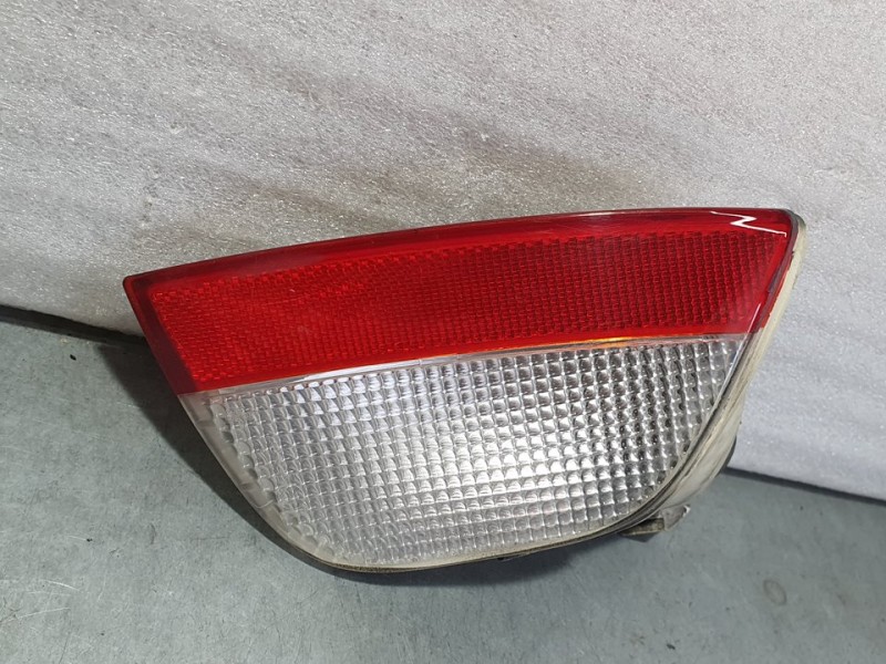 Recambio de piloto trasero derecho paragolpes para ford focus berlina (cak) ambiente referencia OEM IAM 1M5115K272A 1M5115500A 