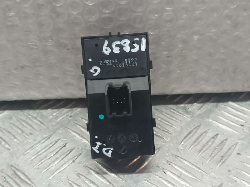 Recambio de mando elevalunas delantero izquierdo para opel zafira tourer excellence referencia OEM IAM 13305011  